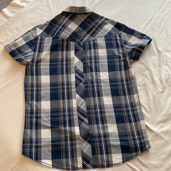 Men’s Guess Short Sleeve Button Down Shirt Blue & White Size Large - Picture 4 of 4